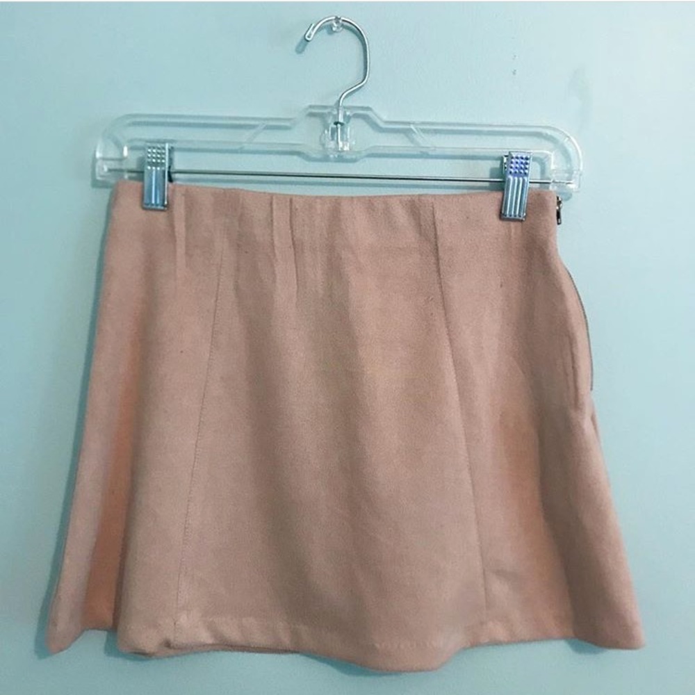 Pink suede skirt. Pacsun. Brandy Melville